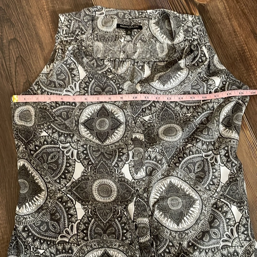 😀 Free w/ Purchase Banana Republic Sleeveless Button Down Blouse Size Small - Picture 8 of 9